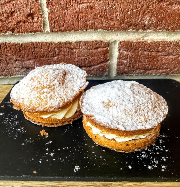 Mini Victoria Sandwich x2